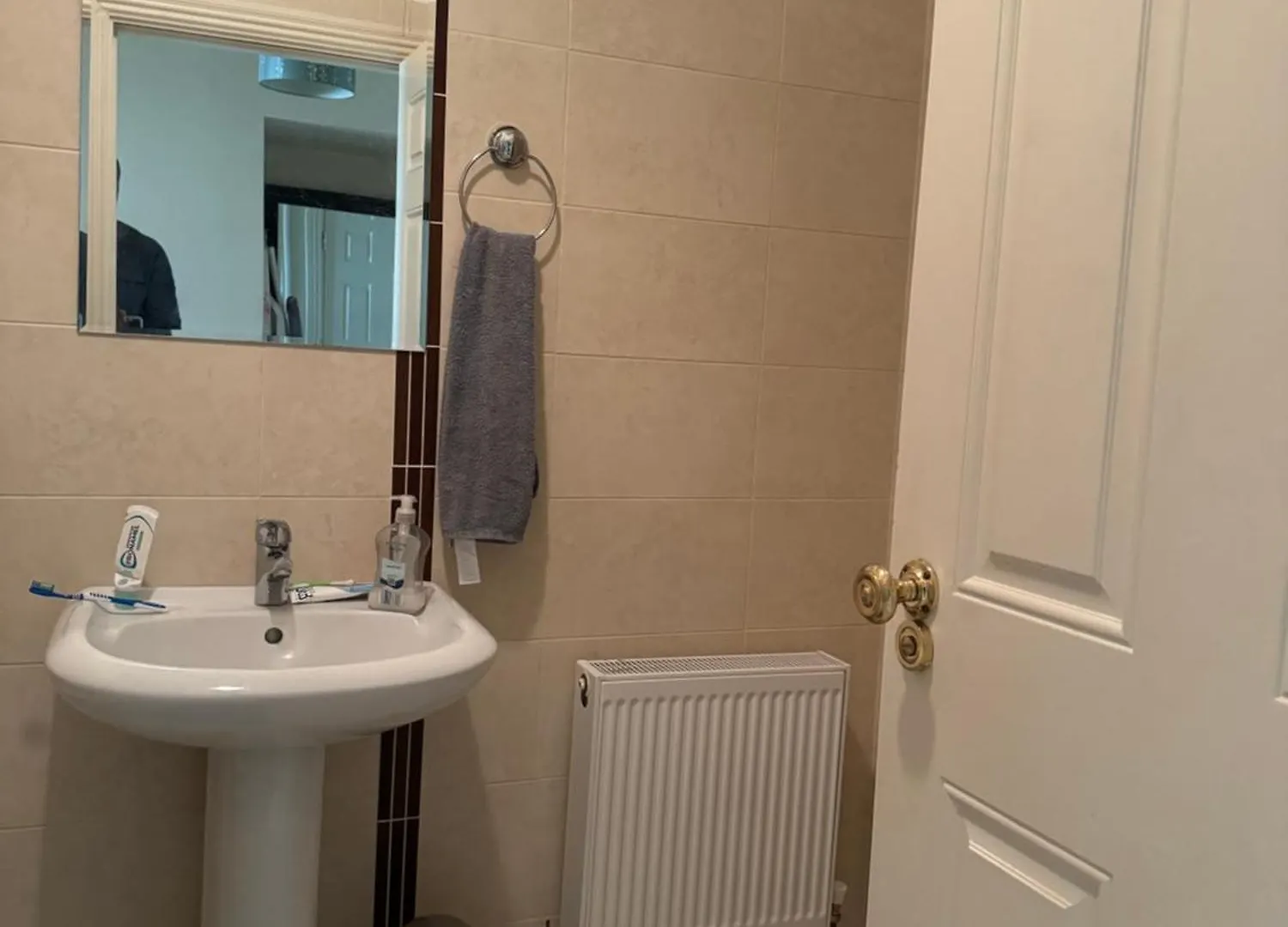 Double Bedroom With Private Bathroom Close To Cork City בית אירוח