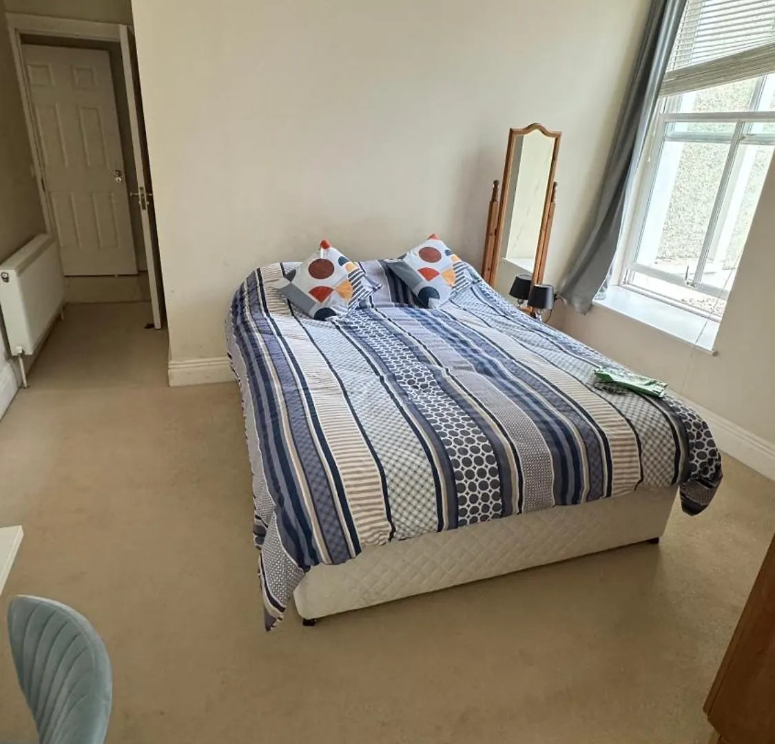בית אירוח Double Bedroom With Private Bathroom Close To Cork City